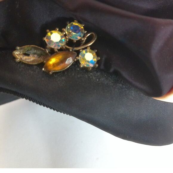 Vintage Satin Swirl Mod Turban Style Hat Cap Rhinestone Detail - Picture 12 of 15